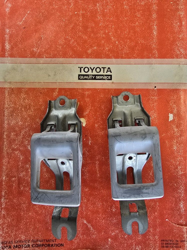 Toyota Interior Door Handles (Pair) 84 to 88 Pickup & 4Runner
