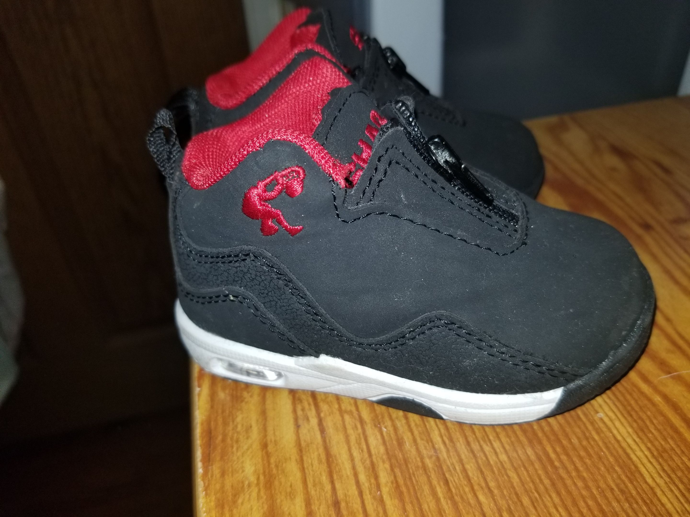 Shaks shoes ..size 3