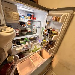 Refrigerator 🦋🎁🎈✅ Send Me An Offer 💲💲💲?  Fridge Freezer, Appliances, Good Deal, Offer, House Appliance, Kitchen Appliance 