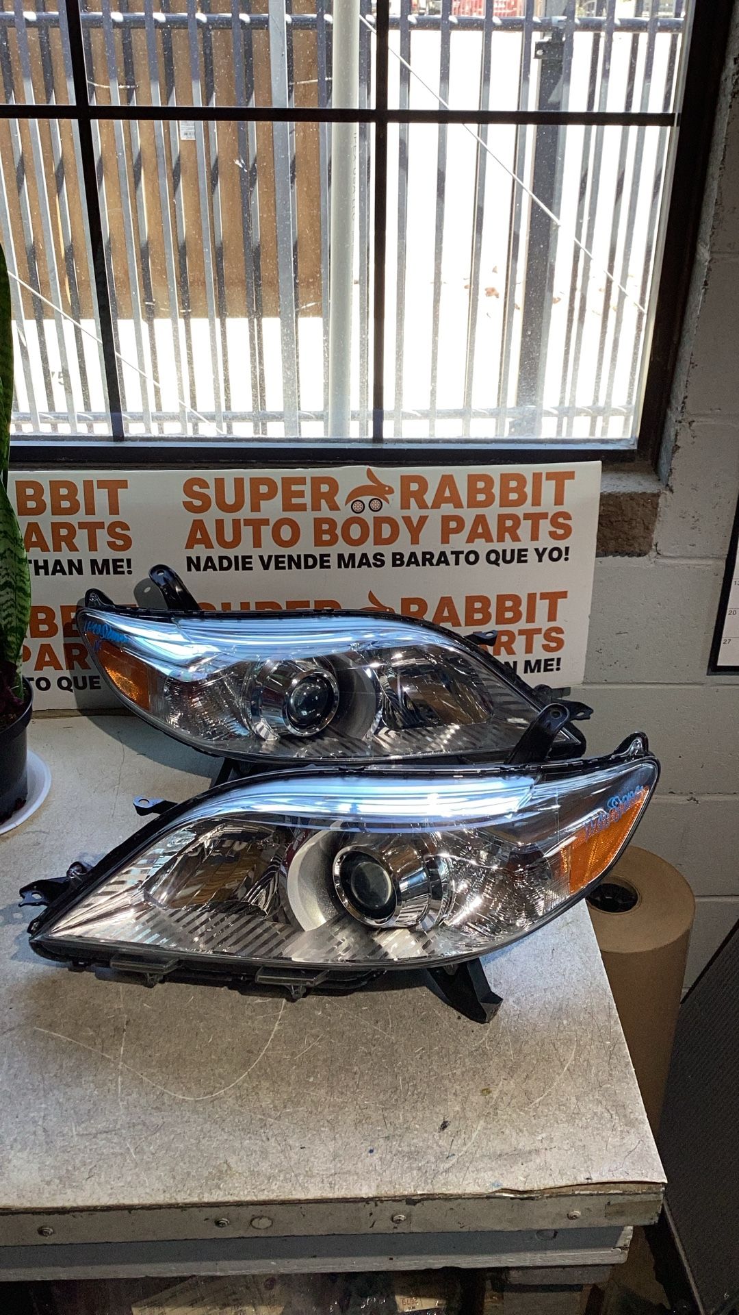 2011 Sienna Headlight Pair Driver Passenger Halogen Original 2020