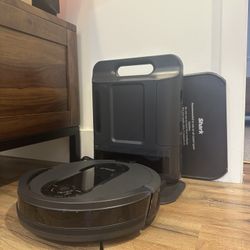 Shark Robot Vacuum - Never Used