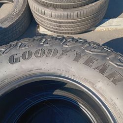 2 llantas Lt 305 70 R18 Goodyear Wrangler Territory MT