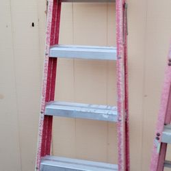 6ft Fiberglass Ladder – $55