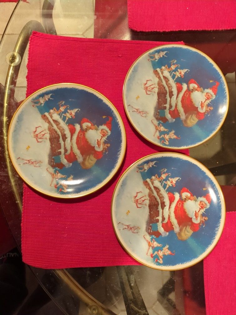 Vintage Xmas limited Gorham porcelain plates with gold trim