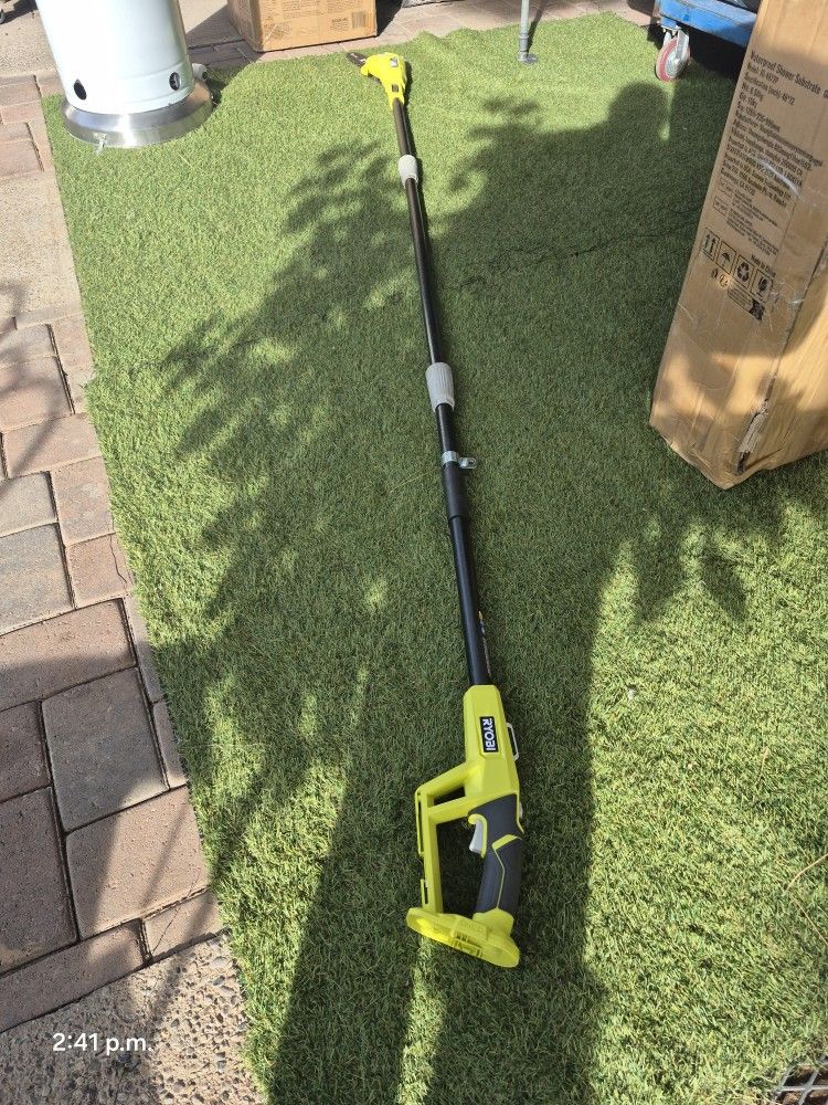 RYOBI 18V CORDLESS POLE SAW