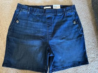 New with tag Ladies Sz Lg elastic jean shorts