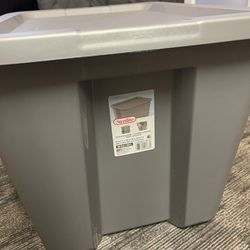 2x sterilite storage bins