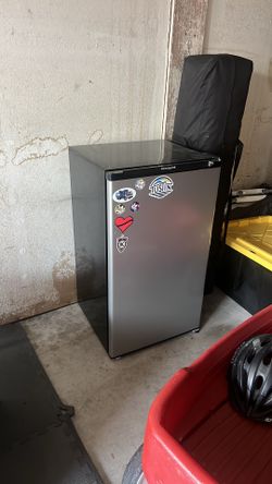 Mini fridge