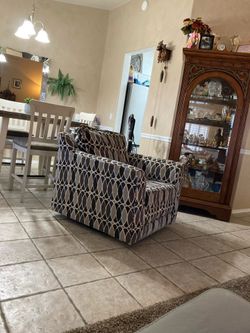 Swivel chair