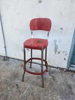 vintage stool. 24" seat high. $35