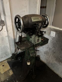 Landis 12 Model G Sole Sewing Machine Vintage shoe repair machinery leatherwork