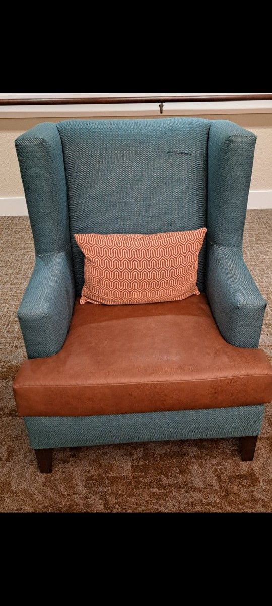 FREE FREE Beautiful Fabric Chair