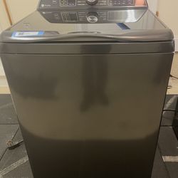 GE Washer and Dryer Set (Like New)