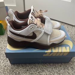 Travis Scott field jaxx size 8.5