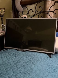 Flat Screen TV with Remote