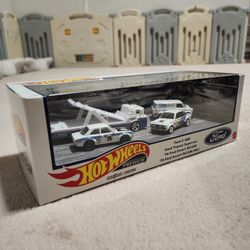 Hot Wheels Premium Ford Race Team