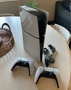 Ps5 Slim Digital 1TB 2 controllers