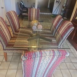 Table With 6 Chairs 💺  Very Good Condition Color Wine 