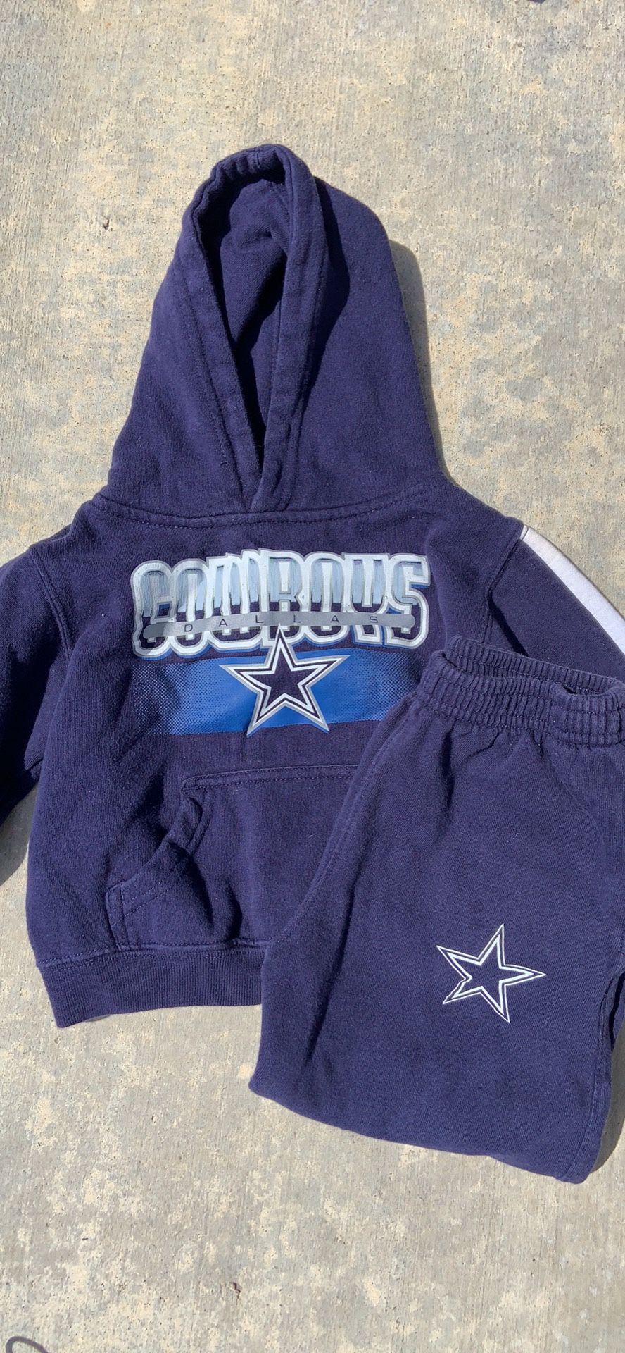 Cowboys fan clothing- size 12 mos., 3T, and 4T for Sale in North Las Vegas,  NV - OfferUp