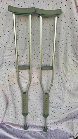 Adjustable Aluminum Crutches