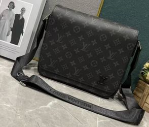 Louis Vuitton Crossbody bag