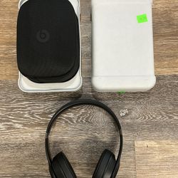 apple dre beats muw23ll/a 2025 with box and zipepr case 