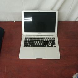  Apple MacBook Air Serial: C1MQ7MJTG940