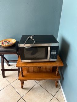 Microwave table