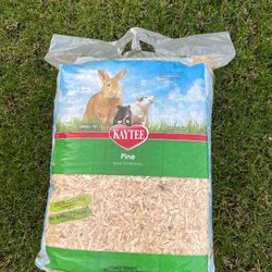 Kaytee Small Animal Pine Pet Bedding & Litter 52.4 Liter 