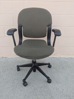 Adjustable Office Chair with Armrests
