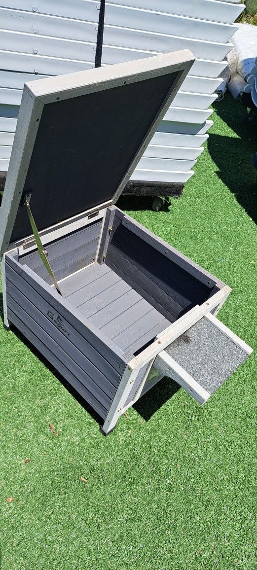 Cat House