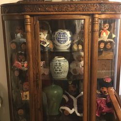Beautiful Antique  Oak China Cabinet Cir 1920’s - 1940’s