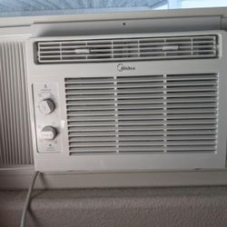 Midea 5000 BTU Ac Unit