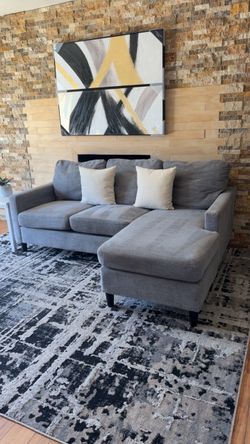 FREE DELIVERY🚚  Ashley Furniture Reversible Sectional Sofa w/ Chaise