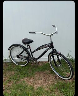 Diamondback Della Cruz beach cruiser bike