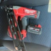 Milwaukee M18 Fuel Finish Nailer 15ga Con Bateria $210 Firme Precio 