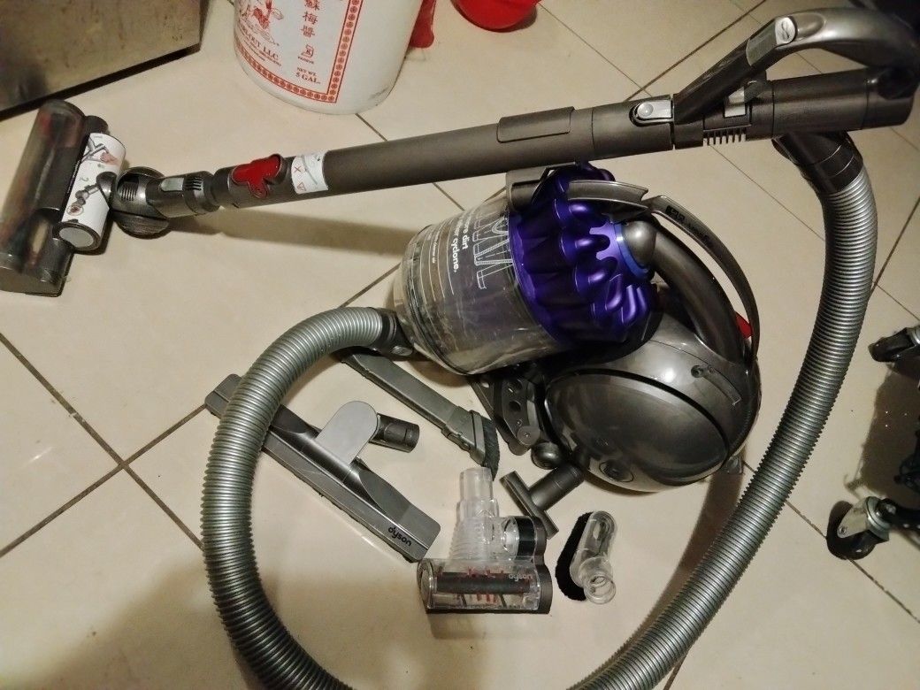 Dyson D/C 39 Vacuum 