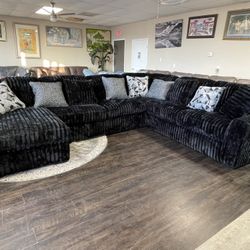 NEW SECTIONAL SOFA BIG 155”-123”-67”