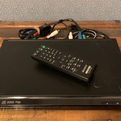 Sony DVD Player With Remote And A/V  Cables