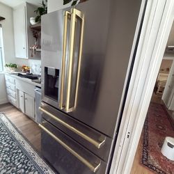 ZLINE 36 in. 22.5 cu. ft. Counter-Depth French Door Refrigerator with Ice Maker in Fingerprint-Resistant Stainless Steel (RFM-36)