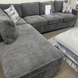 🛋️ NEW  Grey Bargain Comfy Sectional Reversible w/Pillows 🚛  Avail 🛋️