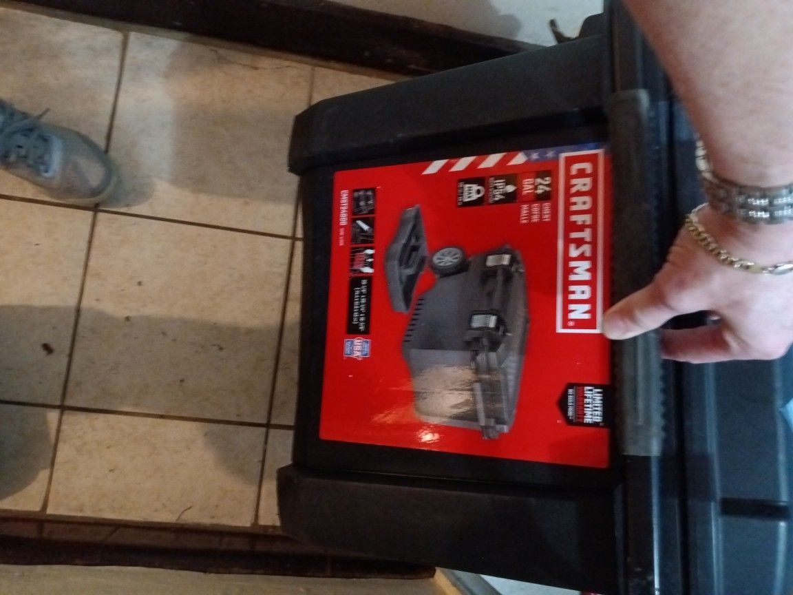 Craftsman 24 Gallon Chest