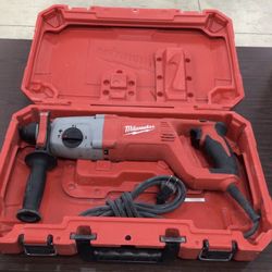 Milwaukee 8 Amp Corded 1 in. SDS D-Handle Rotary Hammer