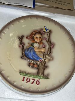 1976 Hummel annual plate. $20. Excellent. No cracks, chips, or. Crazing . 7.5 inches.
