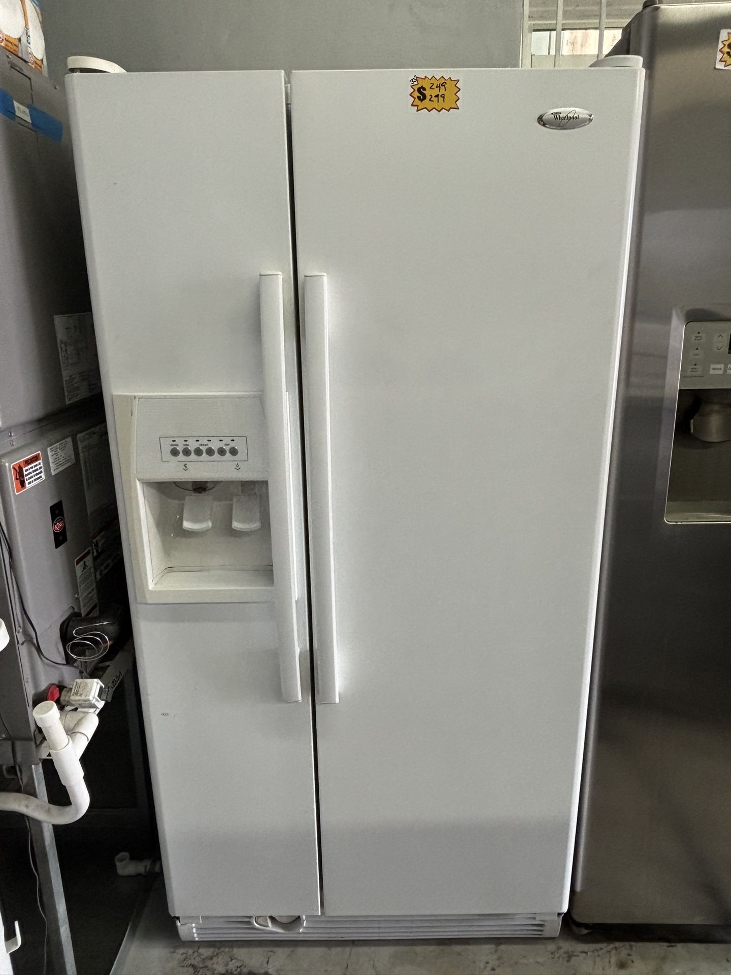 WHIRLPOOL 33” WHITE SIDE BY SIDE REFRIGERATOR