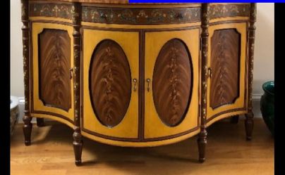 Chelsea House bow front buffet/sofa table/foyer table, etc
