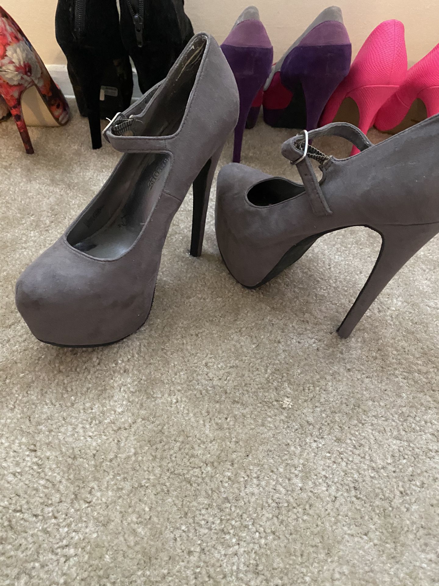 Gray heels (size 7)