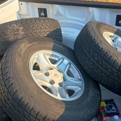 Tire And Rim 265/70R16