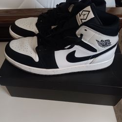 Air Jordan 1 MID DIAMONDS 