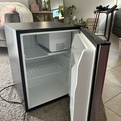 Whirlpool Mini Fridge 